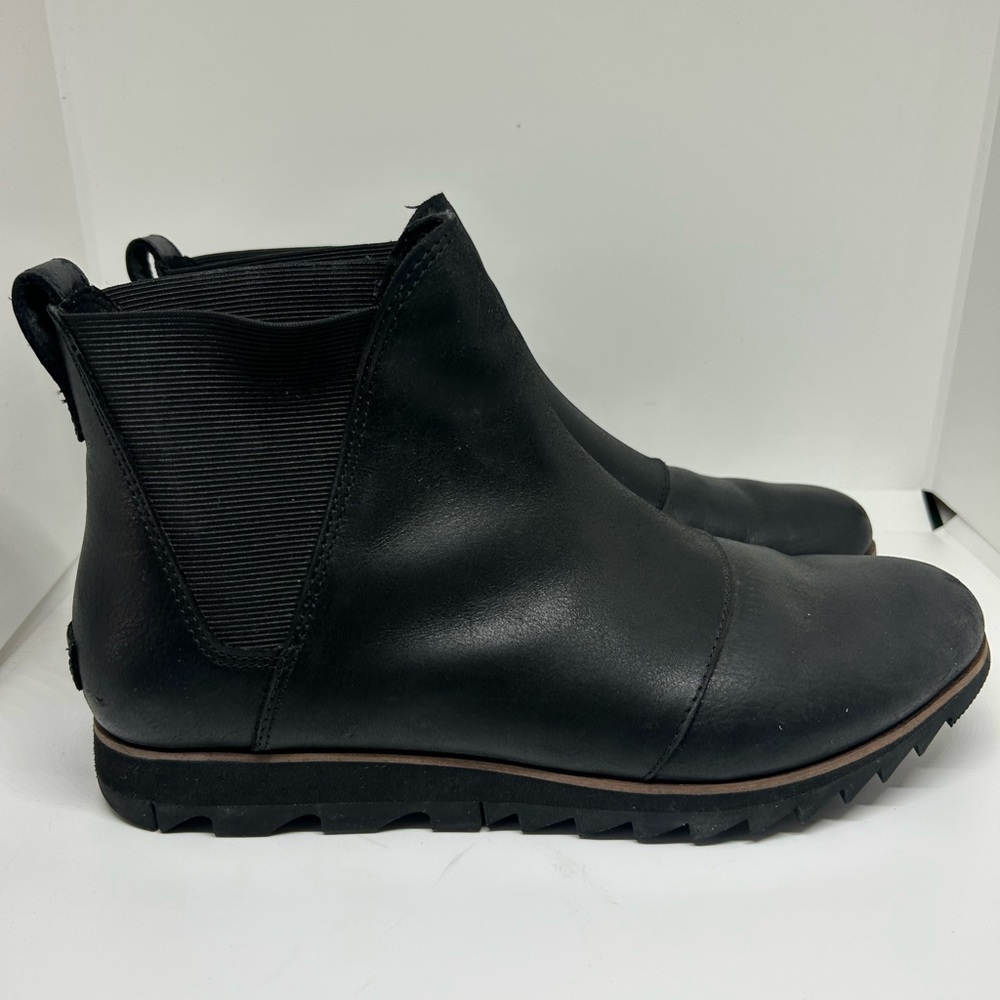 Sorel Harlow Chelsea Ankle Boots Women’s Size 10. NL3334-010 Black Leather.
